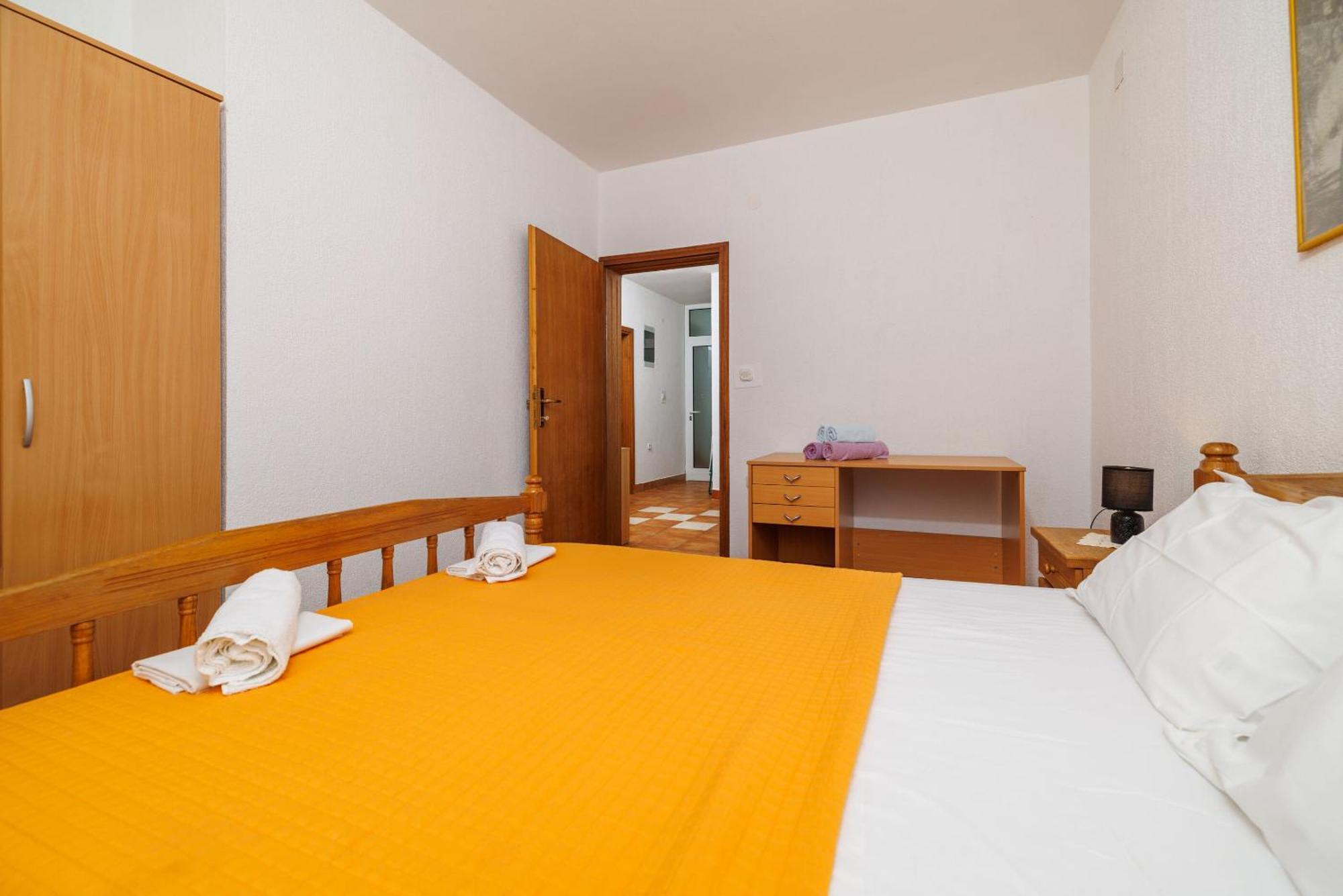 Apartments Mirela Karlobag Exterior foto